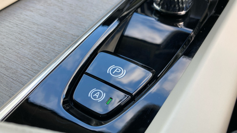 Volvo XC60 2.0 B4D Plus Dark 5dr AWD Geartronic Diesel Estate